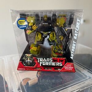 Hasbro Limited Edition Transformers Ratchet (Metallic Finish)